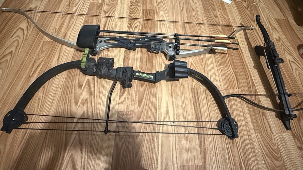 Bow And Arrow (Lot 3 Items)