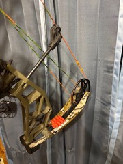 Bear Alaskan XT + RTH 70 RH ONE OF A KIND- OLIVE RISER AND Bottomlands LIMBS!