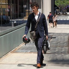 NIU Electric Scooter for Adults – KQi3 Sport with 300W Power 9.5» Tubeless Fat