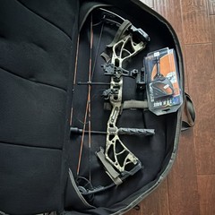 Bear Species Compound Bow, Camo Case, Stinger Release, QAD Ultrarest Hunter Rest