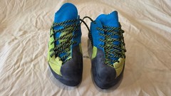 2 Pair of Scarpa Mago Lace Climbing Shoes (Size 40.5EU, 7-2/3M, 8-2/3W)