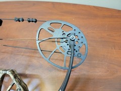 Bear Archery Legit 70# Right Handed 13″-30″ DL 10#-70# PW