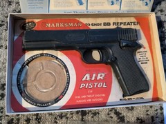 Vintage Marksman Repeater Air Pistol BB’s Pellet Darts Targets Extra Darts .177