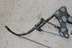 RARE VINTAGE ONEIDA SCREAMING EAGLE COMPOUND RECURVE BOW w/ QUIVER RIGHT HAND