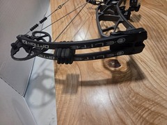 Used Elite Option 7 Package RH 65lb 29.5 Inch Draw