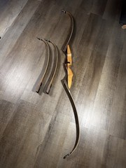 Samick Deer Master DLX Recurve Bow, 60” 45/ 60” 50 Limbs