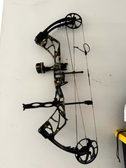 Bear Archery Whitetail Legend Compound Bow RH 45-60lb Classic Fred Bear Camo