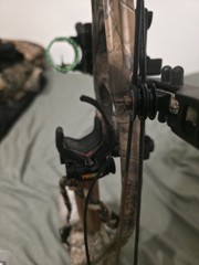 Hoyt Nitrum 30 Compound Bow Right Hand 60-70lbs Camo w/ Case & Arrows