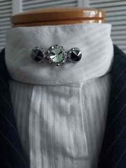 Celadon Green English Collar Magnetic brooch and matching 2 pairs of earrings.