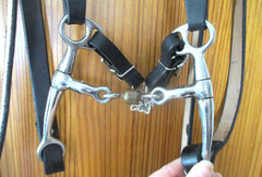 WEAVER BLACK LEATHER FUTURITY KNOT WESTERN BRIDLE W/SPLIT REINS, DLB JOINT BIT