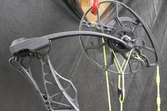 Mathews Lift 29.5 – Black – 55# – 25″ – Flo Yellow Strings – 3/16″ Total Peep
