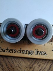 Heelys Replacement Wheels ABEC-5 Bearings 608RS Gray, Medium??? Durable Rubber