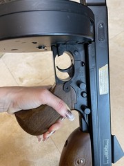 Thompson Submachine Air Gun 45MIAl No.1244194 in Black and Imitation Wood BB Gun