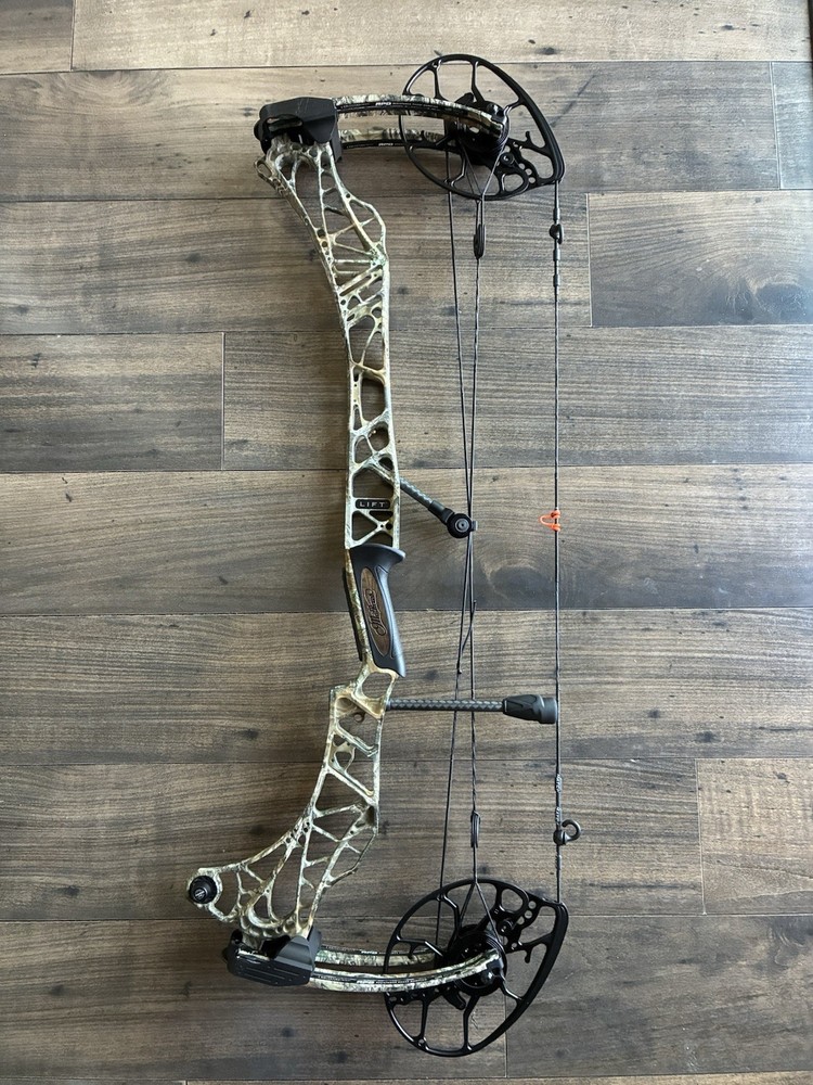 Mathews Lift 29.5 Compound Bow in Sub-Alpine Camo RH 29″ 70# 348fps!