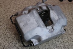 BMW G20 G21 G30 G31 G32 G11 G12 X3 G01 X5 G05 BRAKE CALIPER FRONT RIGHT 6883736
