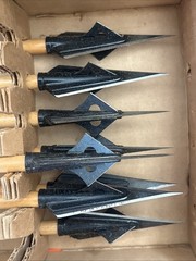 8 Unknown Vintage Arrows With SHARP Broad Heads Archery Traditional Hunting