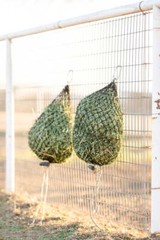 HB114-Oat 1 1/4 inch Half Bale Net