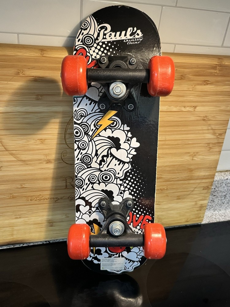 2018 PAUL’S QUALITY GEAR Mini 17 inch SKATEBOARD Love Graphic Looks Great