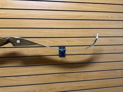 Bear Archery Recurve Bow Grizzly 56”AMO 40 lbs Draw LH – Item 4299