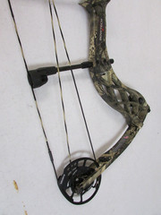 Bowtech Carbon Zion 60-70# 25.5-30.5″ 355fps! NEW STRING & CABLE!
