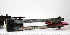 Barnett Vortex Hunter Beginner Compound Bow – Camo / Red – RH (28″ Ax-Ax) 2011