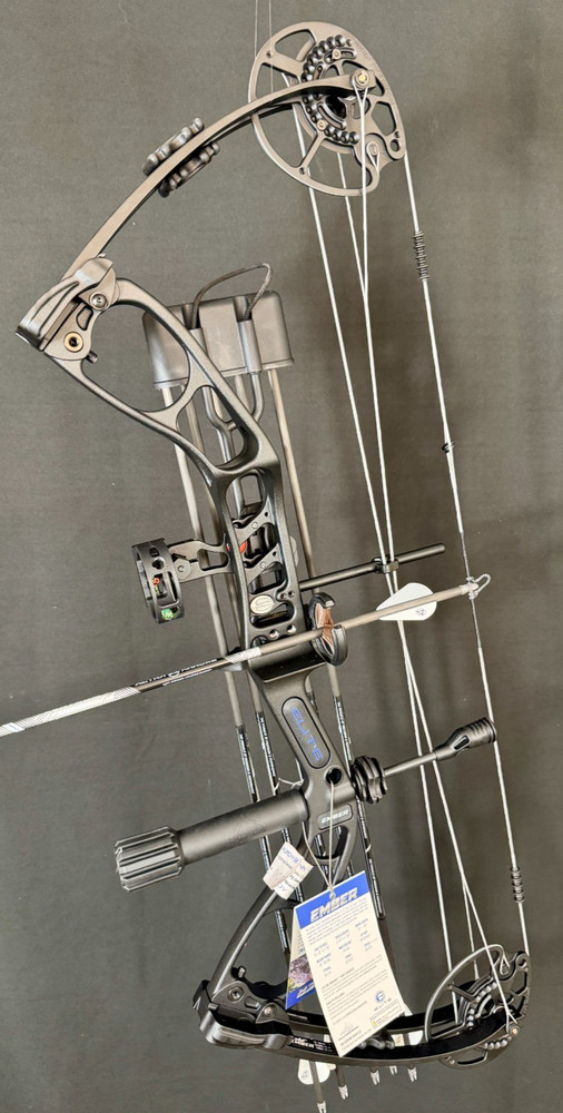 Elite Ember Compound Bow Black Right Hand 40LBS Full Setup New