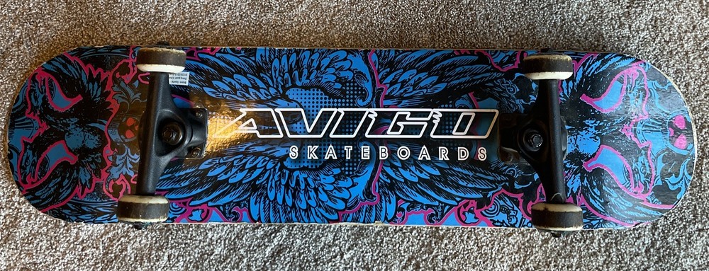 Avigo Vintage Skateboard 50mm Wheels Grip Blue Pink Black Design 31in X 7.5in