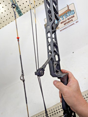 Mathews Lift 33 26-31.5″ Draw 50-70 lbs Compound Bow in Black! LEFT Hand!