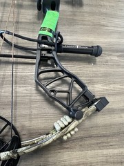 Bear Radiant Archery Bow RTH Extra 70# RH Mossy Oak DNA Camo AV45A1X0E7R