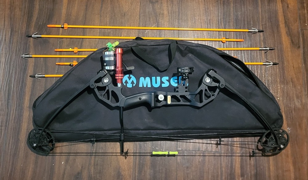 Bowfishing Bow Kit with Arrow Ready to Shoot Right Handed 15-45 LBS Draw Length