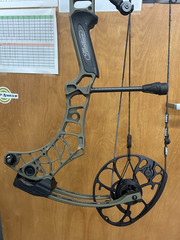 Mathews V3X 29 Compound Bow RH 27″ 70lb Ambush Green 4430776