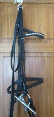 BLACK ENGLISH LEATHER BRIDLE WITH CRYSTAL BROW BAND, FULL CHEEK BIT, LACED REINS