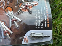 Rage Crossbow Hypodermic mechanical Broadheads 100 Grain with PRACTICE POINT