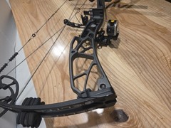 Used Elite Option 7 Package RH 65lb 29.5 Inch Draw