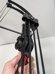 Bear Brave Compound Bow RH 32in Axle to Axle 3 Arrow Quiver Case Black