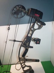 Hoyt Archery Ignite RH Compound Bow, 15-70 Pound Draw, 19-30 Draw Length Camo