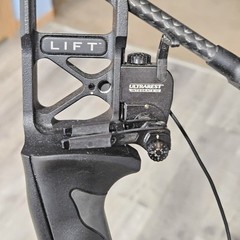 Mathews Lift x 33 Right-Hand