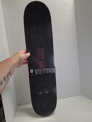 TONY HAWK SIGNATURE SERIES SKATEBOARD 31 Inches Red Black