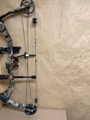 PSE Archery Brute LT RH Draw DL: 29” DW: 60# Compound Bow In Case – Camo/Black