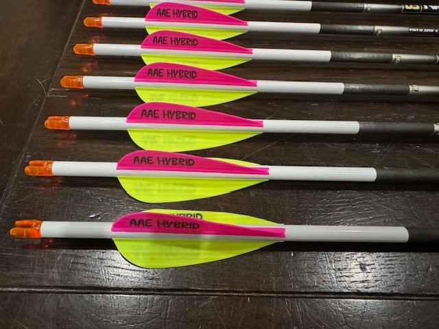 NEW – EASTON – 5.0 Arrows (MATCH GRADE) – 1 DZ – Fletched with AAE Hybrid Vanes