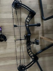 PSE BRUTE ATK 70# Rigt Hand Black. Hunter package.