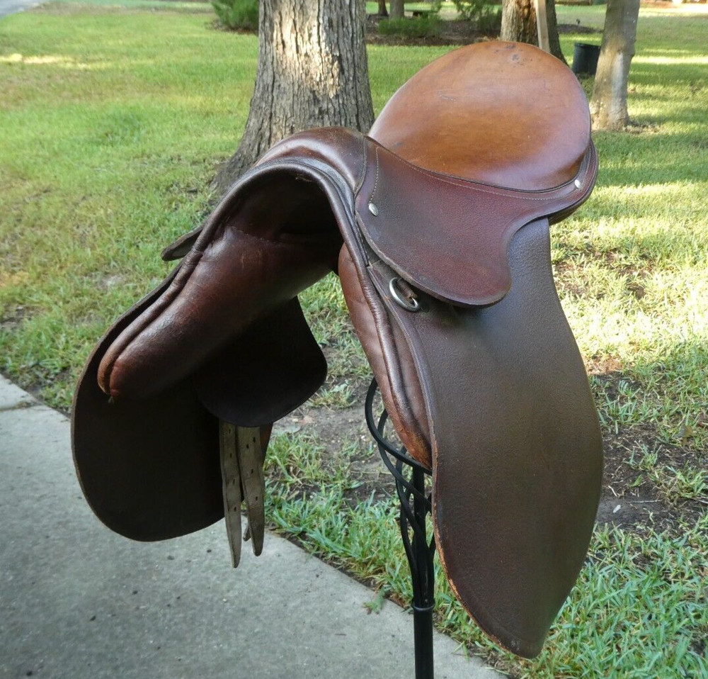Rossi y Caruso for Simco 17″ Leather Saddle
