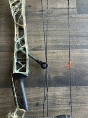 Mathews Lift 29.5 Compound Bow in Sub-Alpine Camo RH 29″ 70# 348fps!