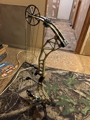 Bear Adapts Plus Thp Compoundbow 55-70 Ib, Right Handed With True Ball Release