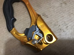 SOG Model ce1282 Ascension Rope Ascender Aluminum D Shape