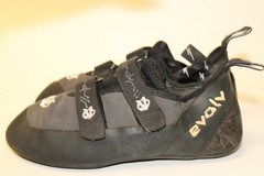 Evolv Defy VTR eco-TRAX Biginner Rock Climbing Mens Size 9 9.5 Black Strap Shoes
