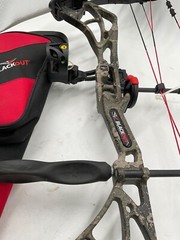 NICE 👍Bear blackout pursuit compound bow black/red 70Lb