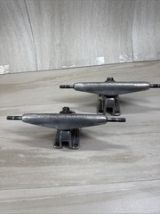 Set Gullwing Charger 50° Neil Carver 9″ Skateboard Trucks