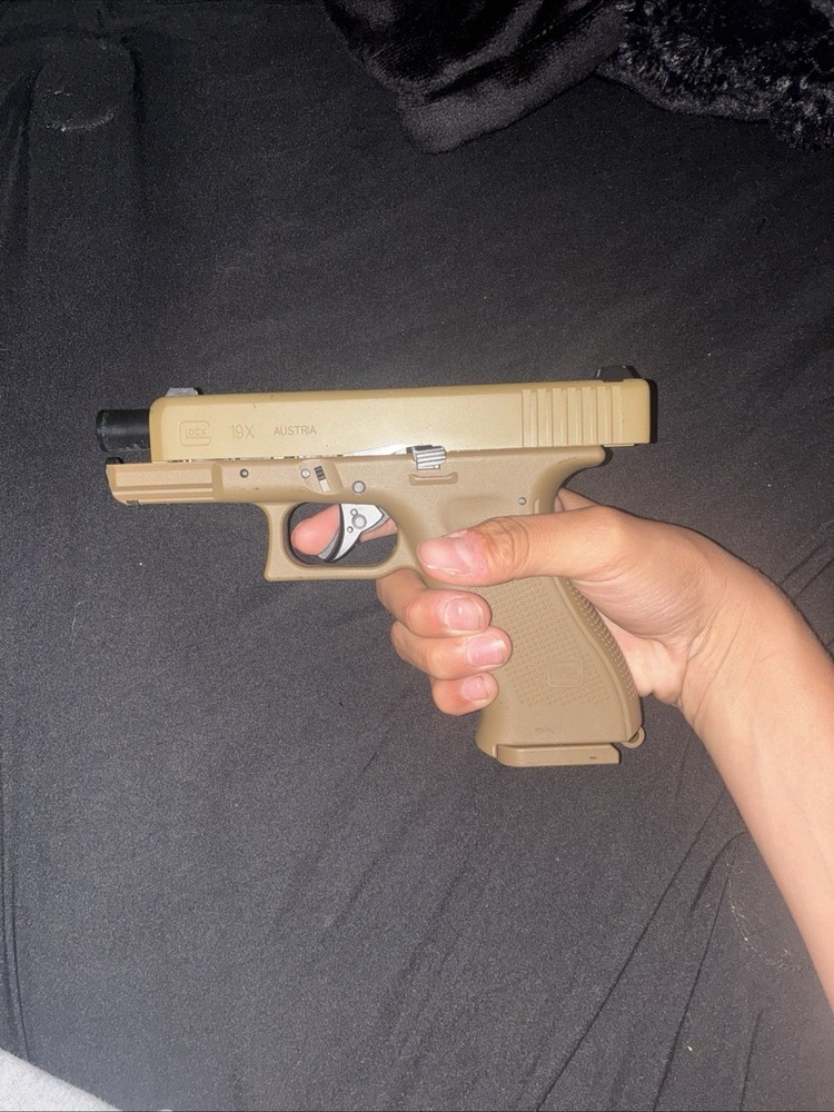 Blow Back Gun Glock 19 IWill Only Sell Ship to Gun Buyers Laws Jurisdiction USA
