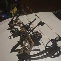 PSE Stinger Right Hand Compound Bow 60lb 29in Draw Camo/Black Accessories